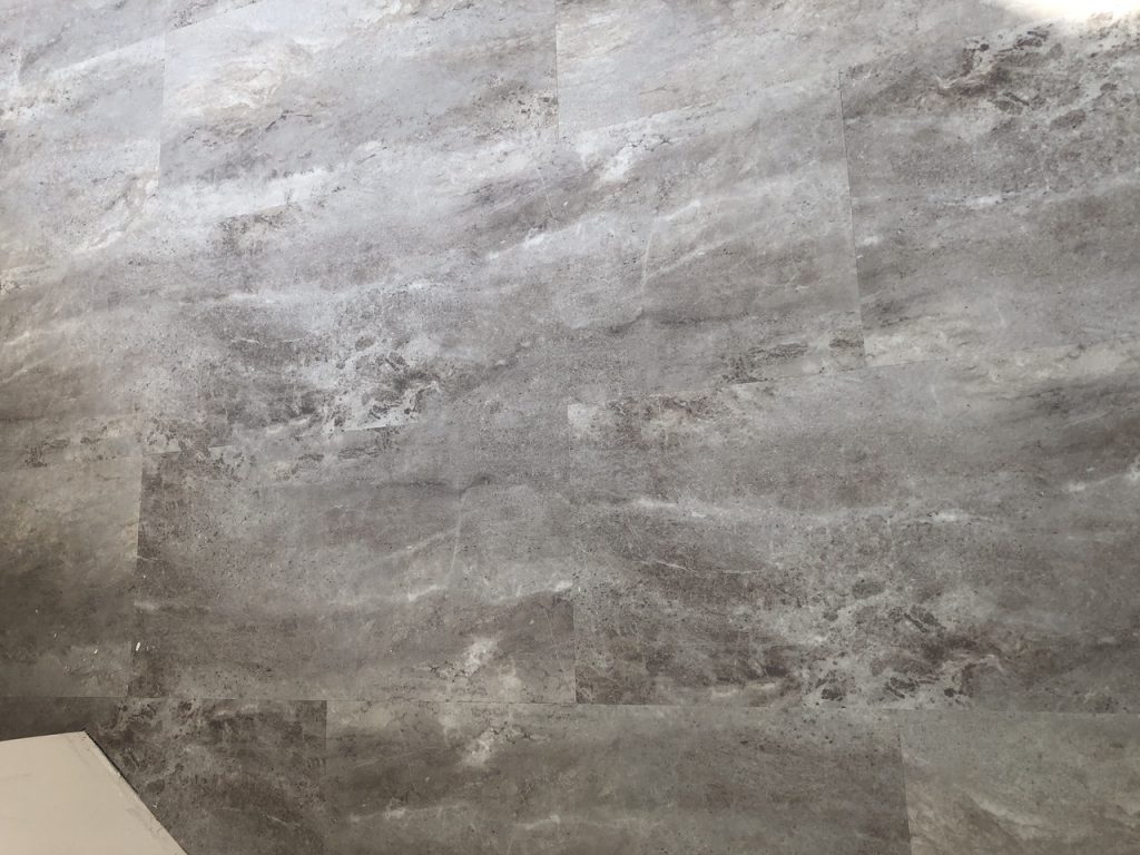 Фото об'єкта 2670250699_vinilovyj-pol-vinilam-1024x768