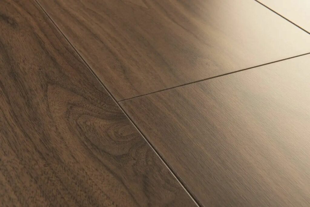 Фото об'єкта laminat-quick-step-signature-4761-orekh-izyskannyy-21255678714963_-d50e12a551-1024x682