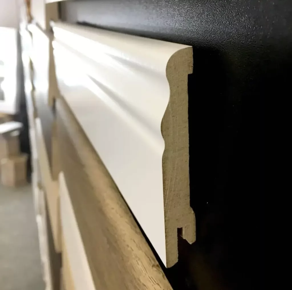 Фото об'єкта plintusmdfbelyy_kluchuk_100_mm_volna-36854913157066-1024x1018