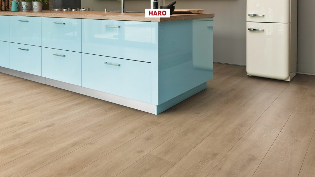 Фото об'єкта 535269_haro_laminatboden_gran_via_4v_oak_veneto_crema_authentic_matt_int-1024x576