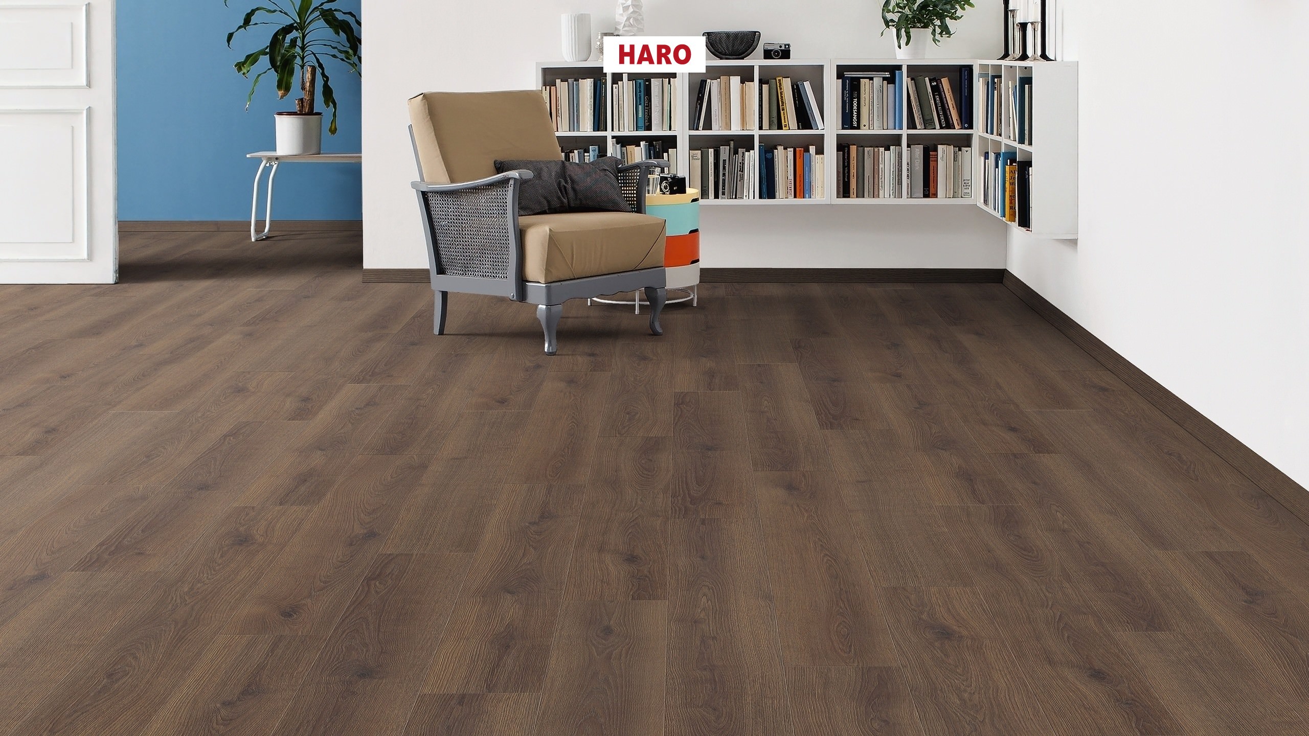 538697_haro_laminatboden_plank_1_strip_4v_oak_contura_smoked_authentic_qv