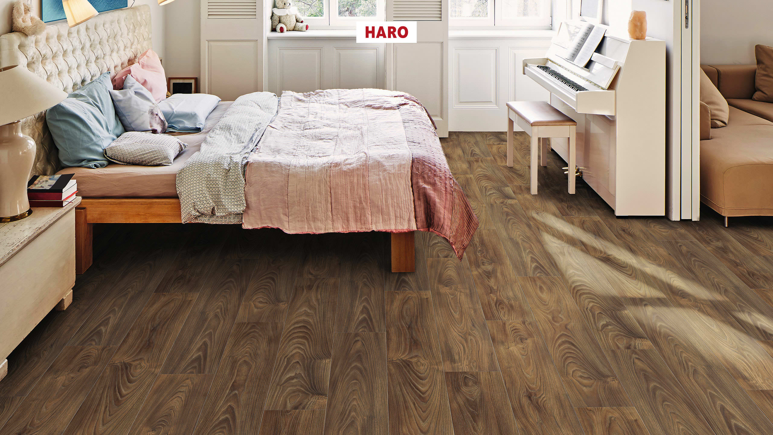 544714_haro_laminate_floor_plank_1_strip_4v_walnut_vario_authentic_soft_int