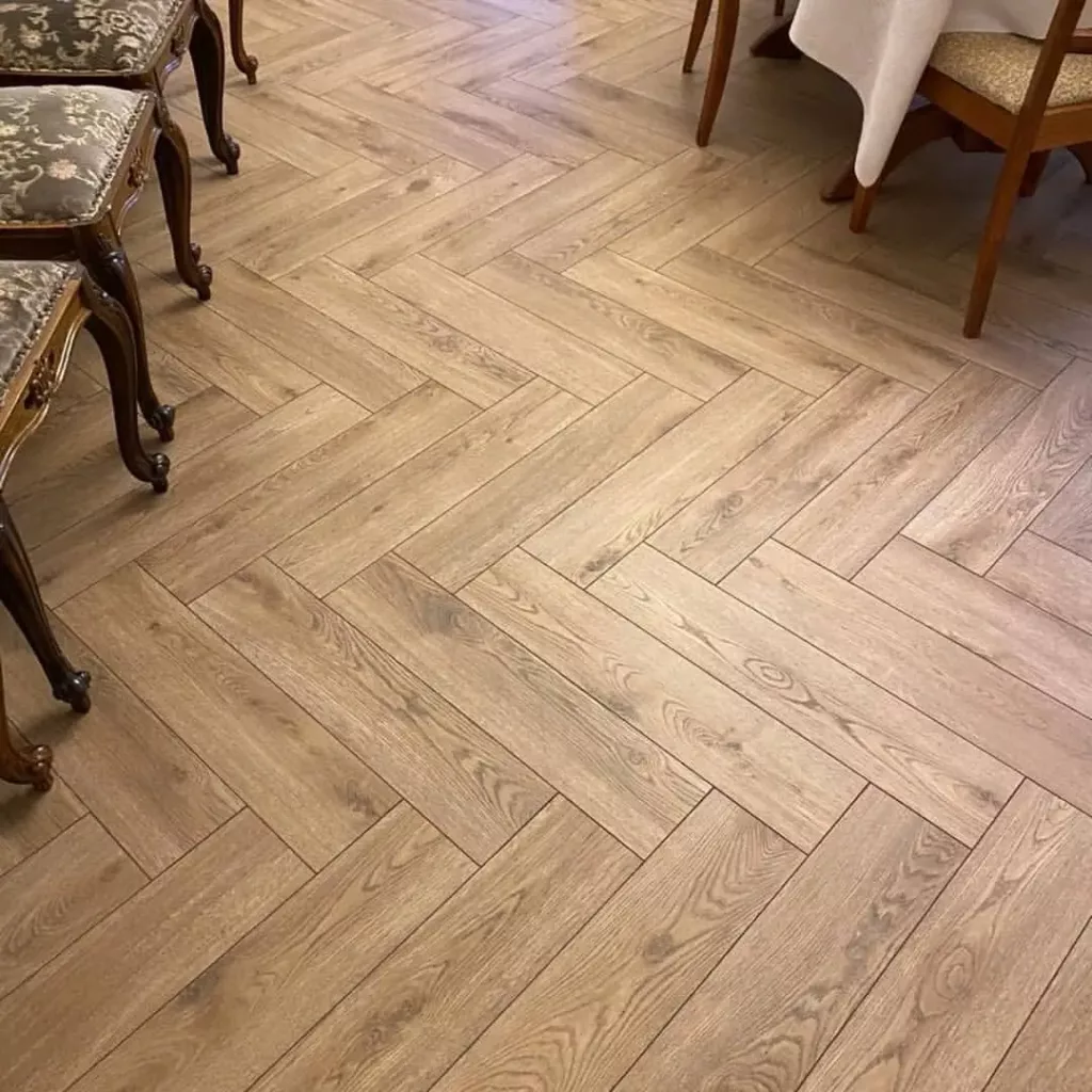 Фото об'єкта laminat-alsapan-baton-rompu-535-dub-pralin-45575846254316-1024x1024