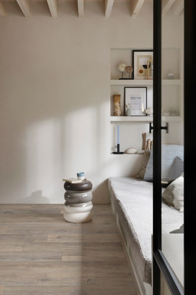 Фото об'єкта coastal_spirit_nashville_oak_88279_room-print2560-683x1024