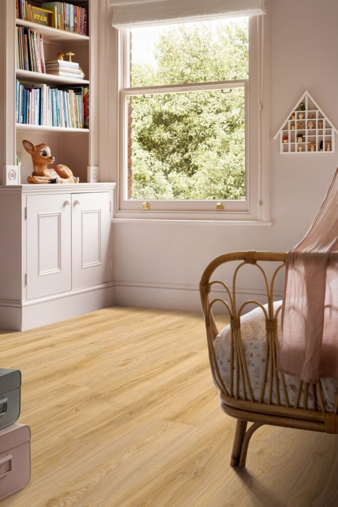 Фото об'єкта cool_classics_blackjack_oak_22220_room-web1280-682x1024