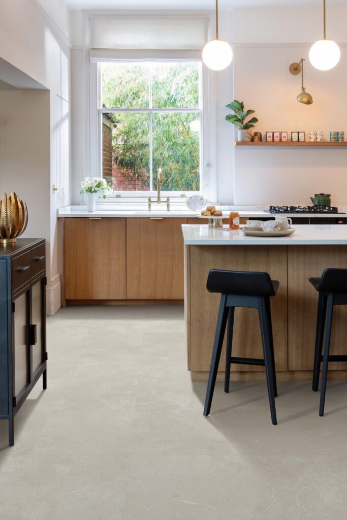 Фото об'єкта cool_classics_triana_46210_room-print2560-683x1024