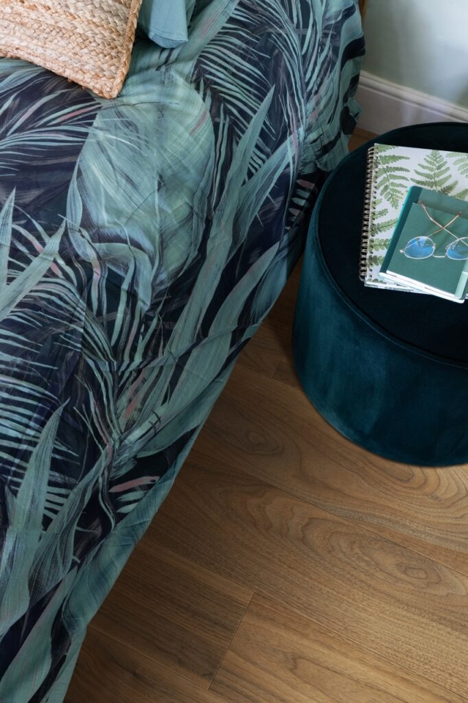 Фото об'єкта tropical_forest_english_walnut_20565_room-web1280-682x1024